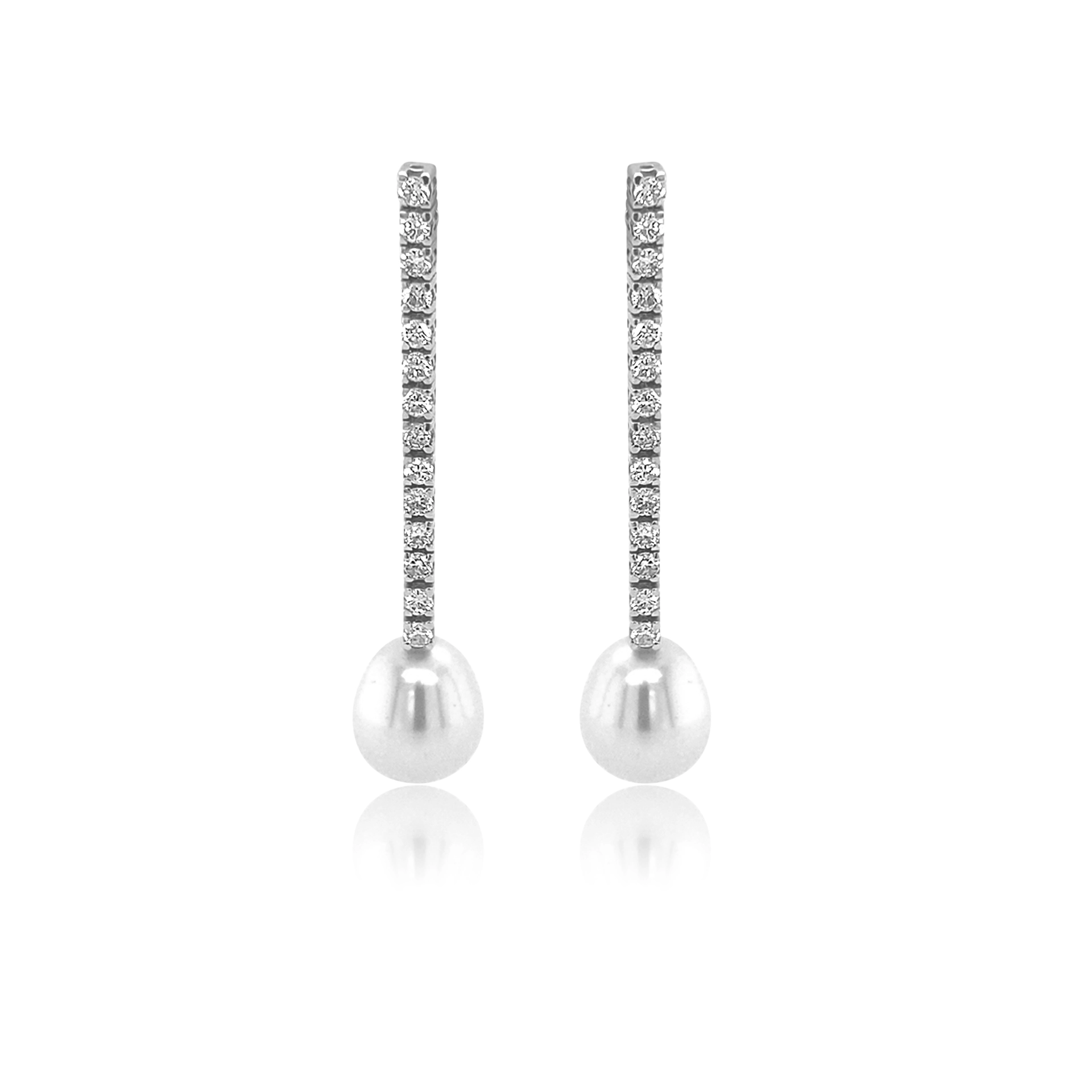 Pearl and diamond earrings 