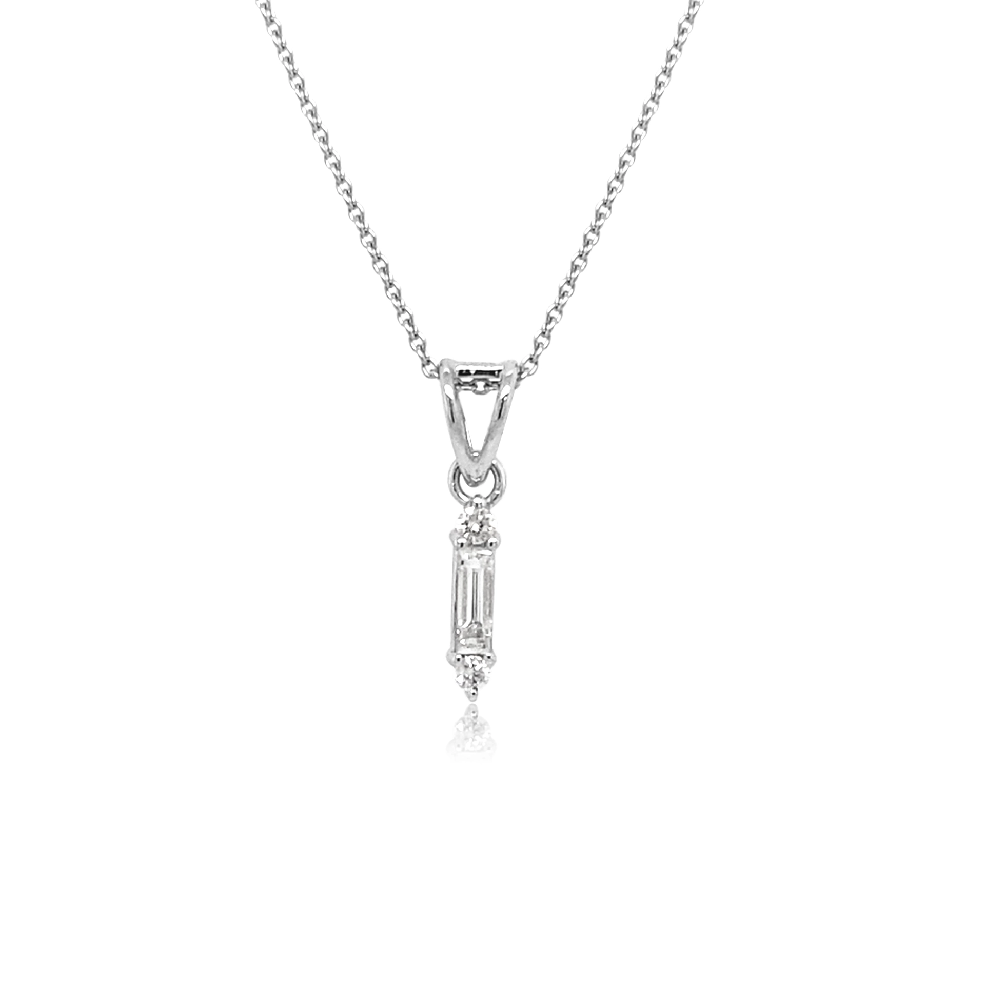 Pendant with diamonds
