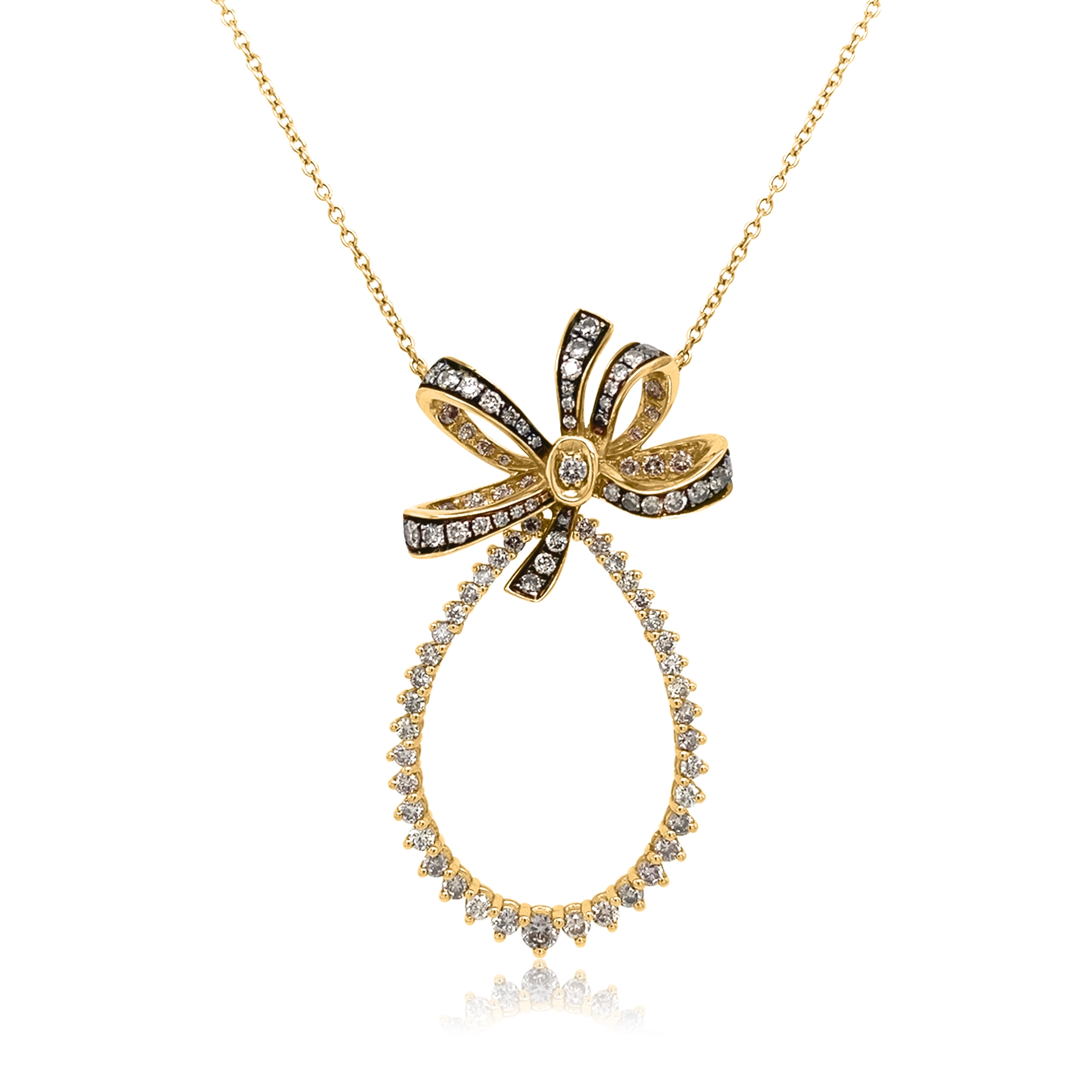 Pendant with diamonds