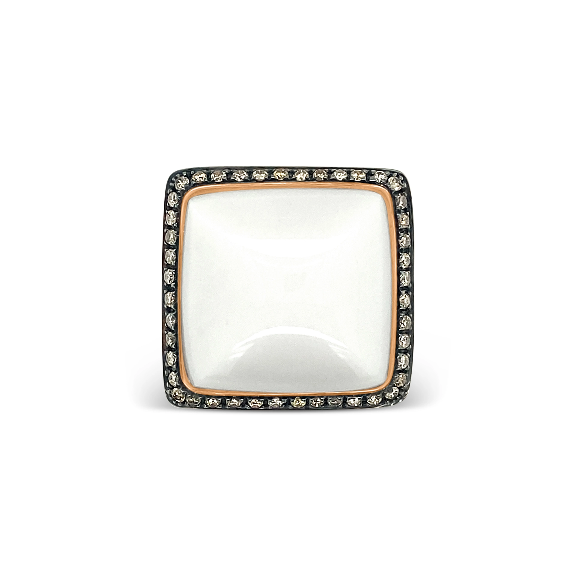 Ring with white onyx